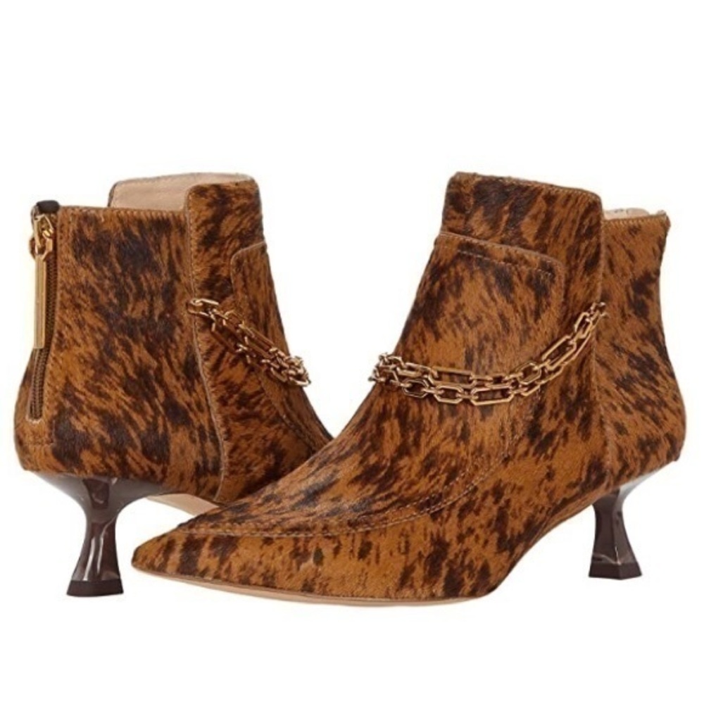 NWOT LOUISE ET CIE FLETA 3 BOOTIE. Size 9